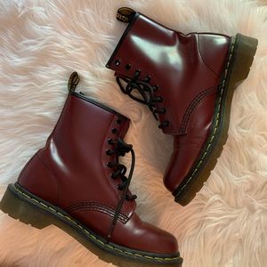DR MARTEN’S sz 7 1460 smooth leather cherry boots